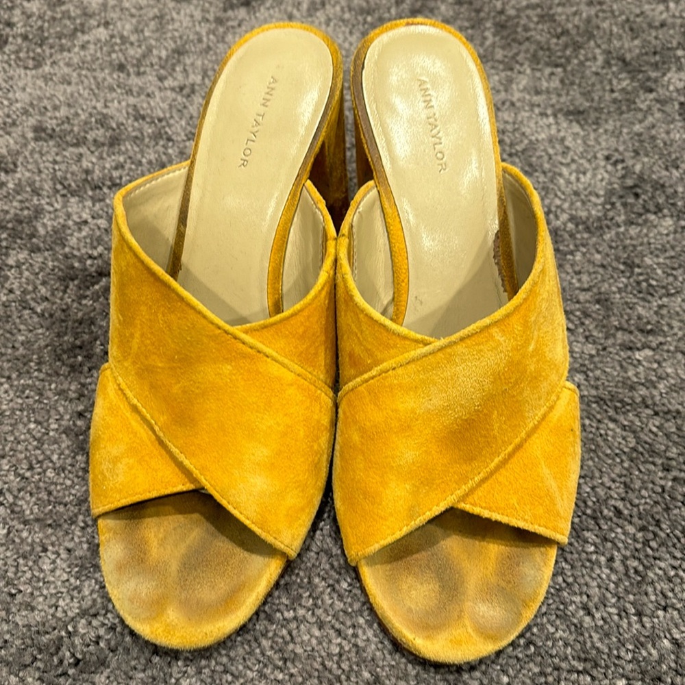 Ann Taylor suede heels